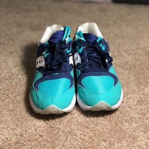 Size 9.5 Saucony Sneakers Mens. Preowned
